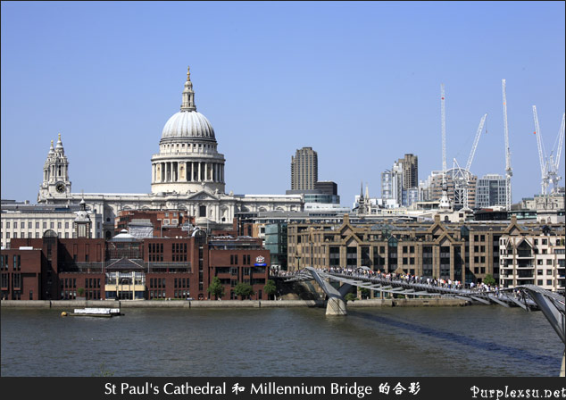 伦敦的标志性建筑St Paul's Cathedral和Millennium Bridge