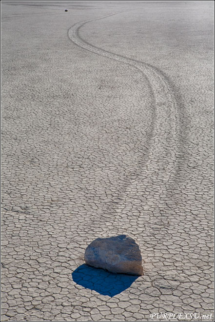 Racetrack Playa上可以走路的石头