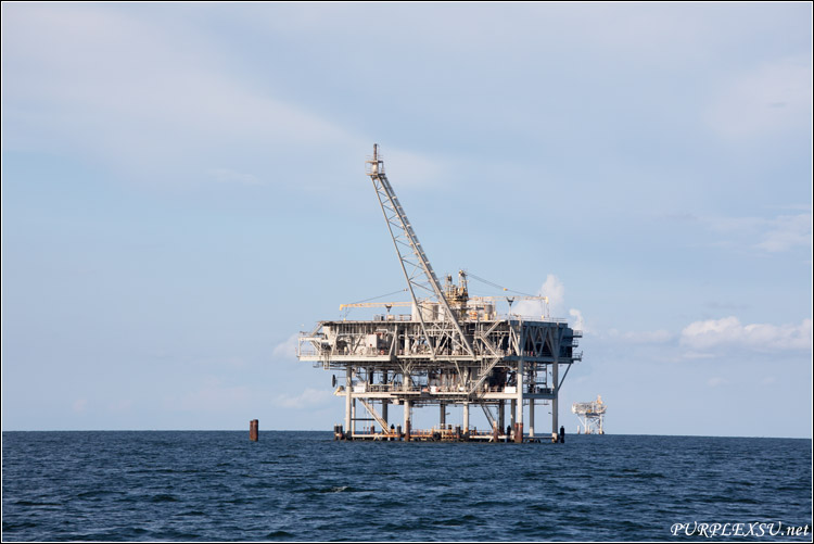墨西哥湾里的石油钻井平台